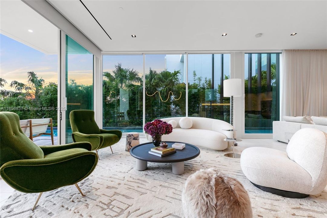 En Venta: $8,799,000 (4 camas, 4 baños, 4761 Pies cuadrados)