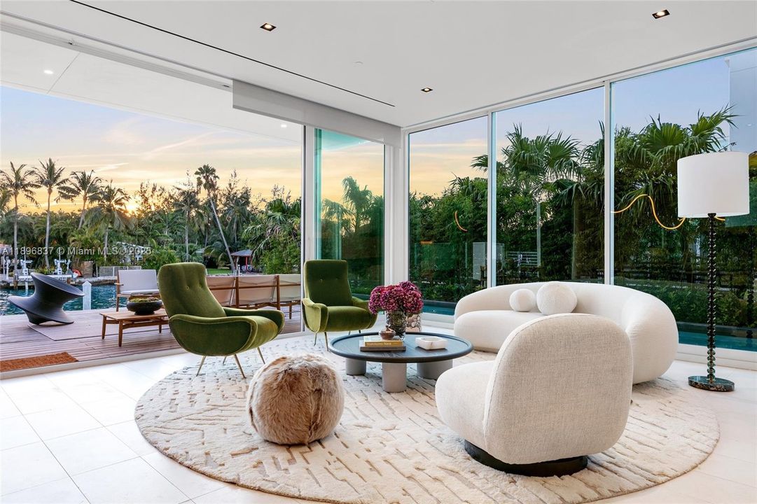 En Venta: $8,799,000 (4 camas, 4 baños, 4761 Pies cuadrados)