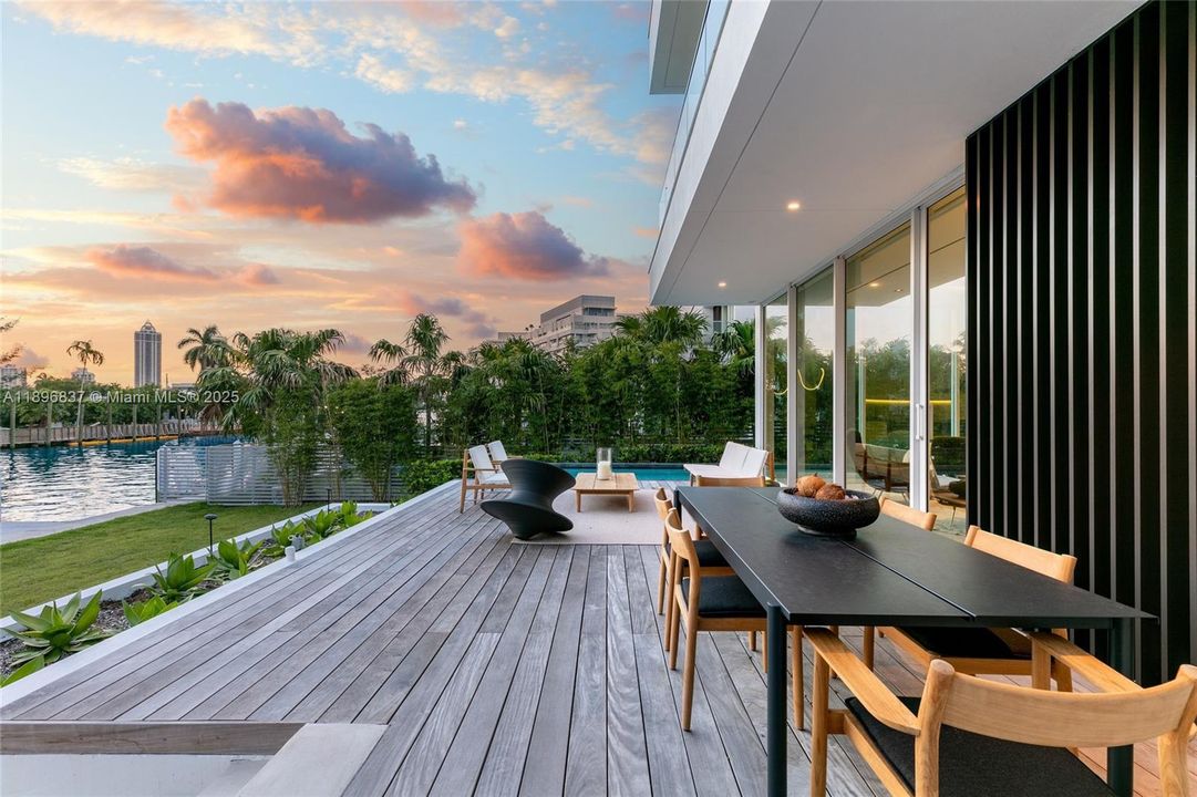 En Venta: $8,799,000 (4 camas, 4 baños, 4761 Pies cuadrados)