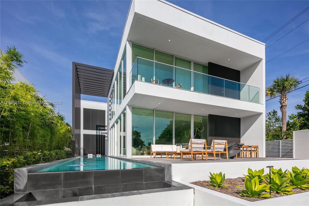 En Venta: $8,799,000 (4 camas, 4 baños, 4761 Pies cuadrados)