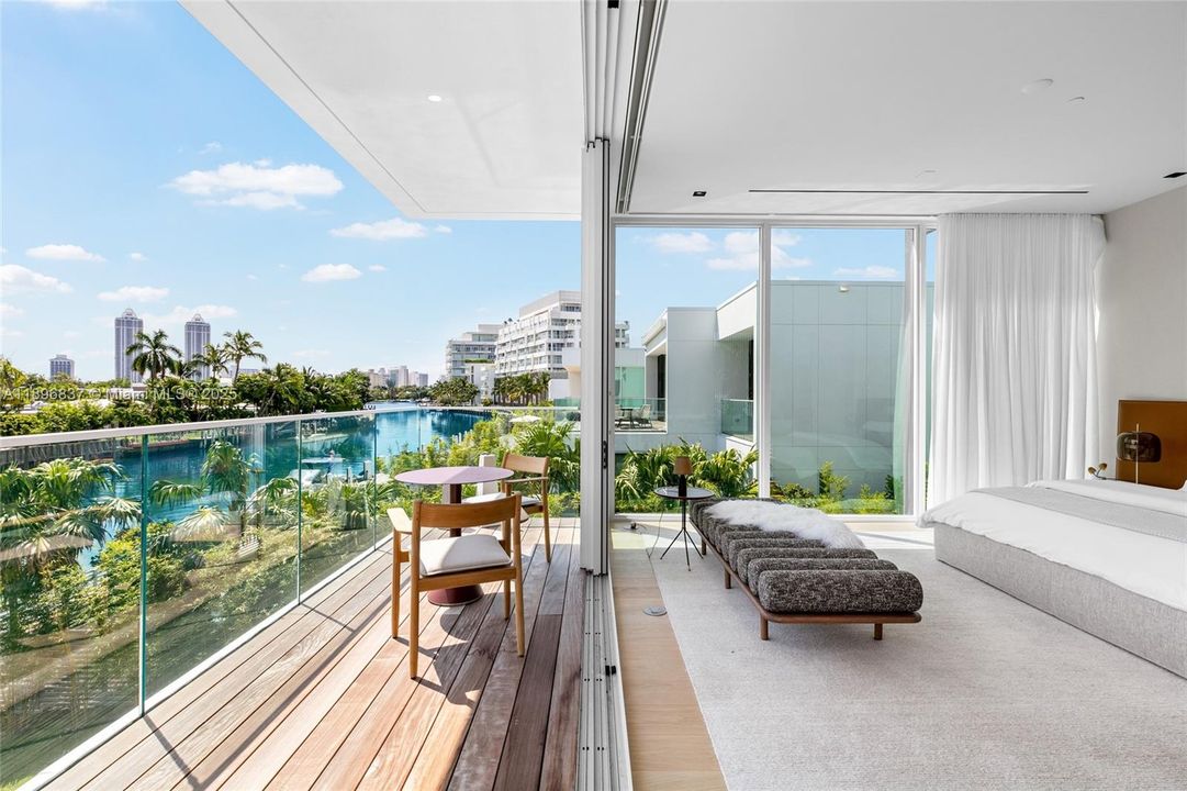 En Venta: $8,799,000 (4 camas, 4 baños, 4761 Pies cuadrados)