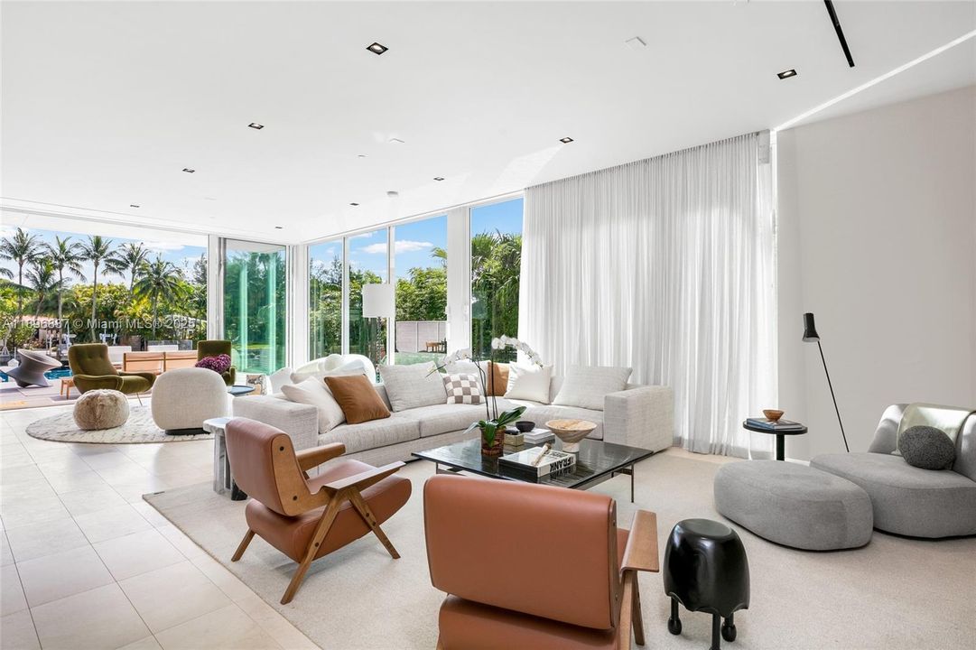 En Venta: $8,799,000 (4 camas, 4 baños, 4761 Pies cuadrados)