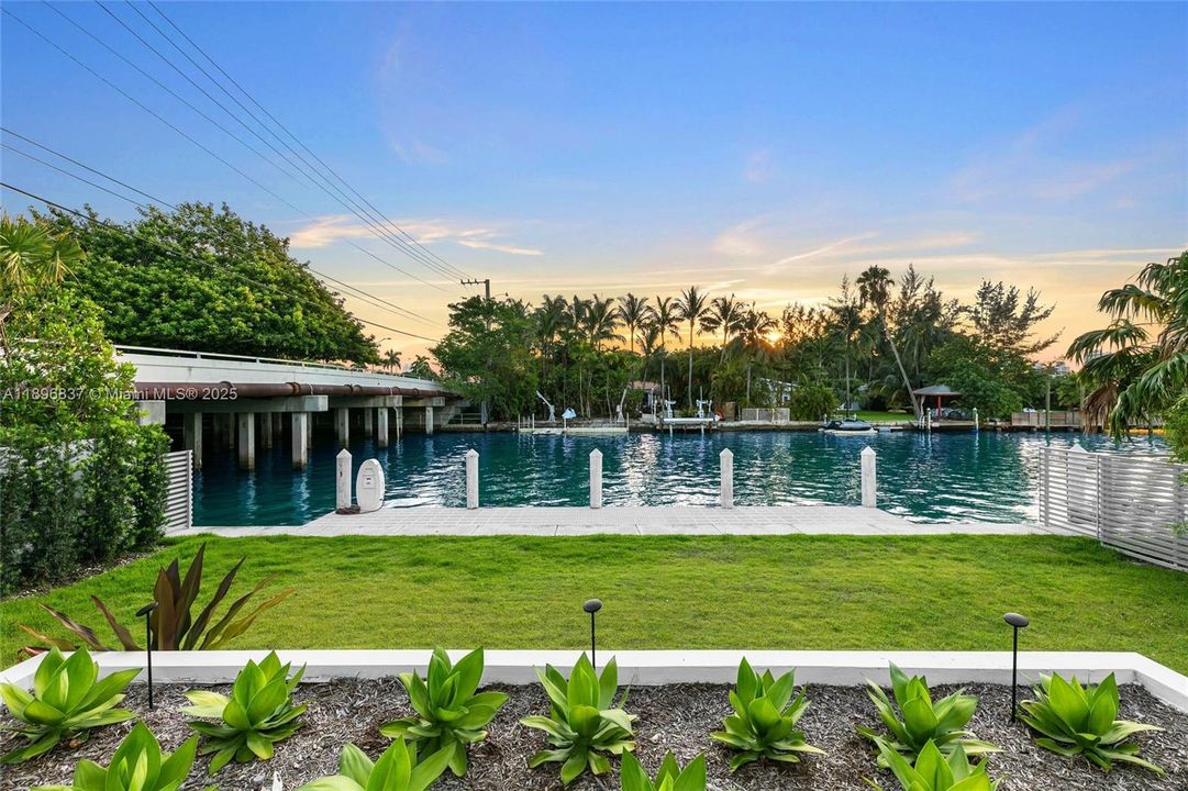 En Venta: $8,799,000 (4 camas, 4 baños, 4761 Pies cuadrados)