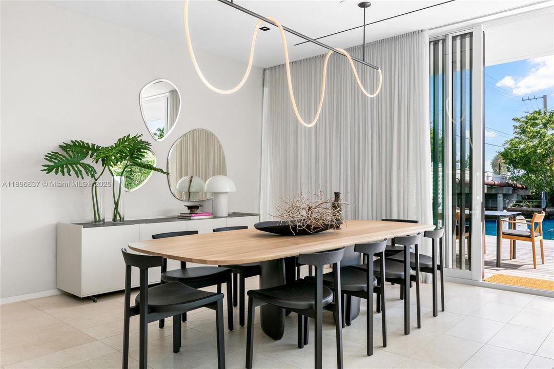 En Venta: $8,799,000 (4 camas, 4 baños, 4761 Pies cuadrados)