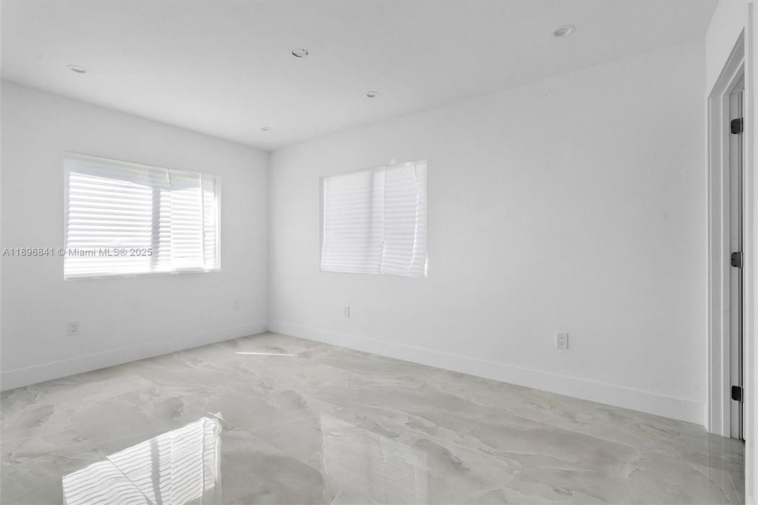 最近租的: $3,500 (3 贝兹, 2 浴室, 1500 平方英尺)