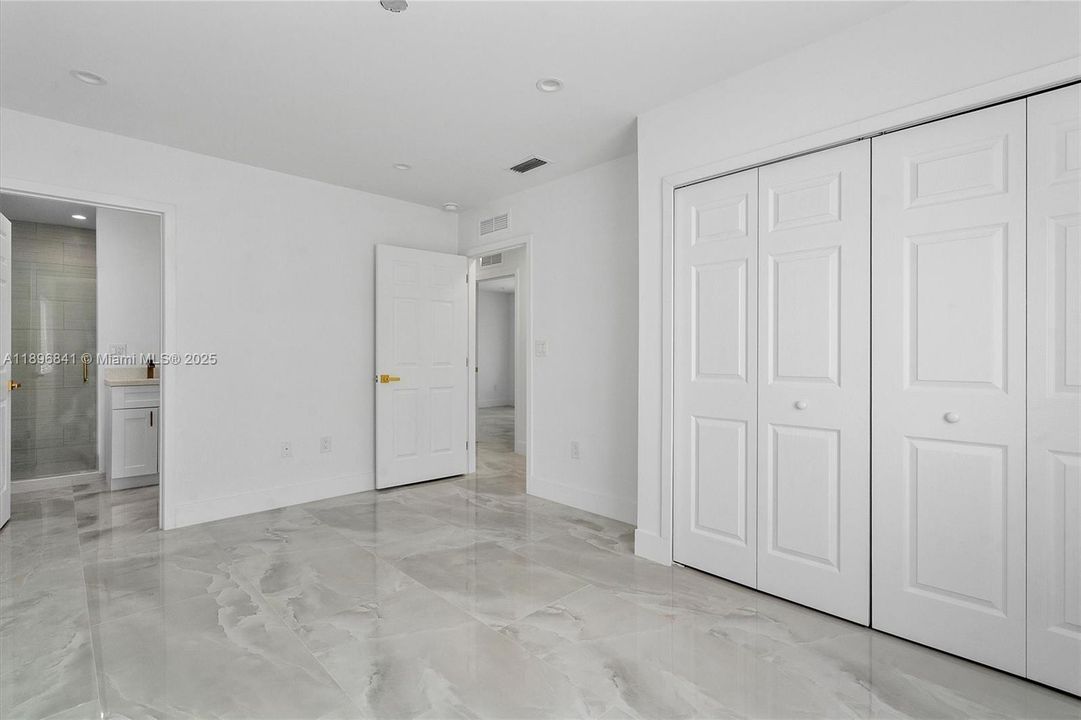 最近租的: $3,500 (3 贝兹, 2 浴室, 1500 平方英尺)