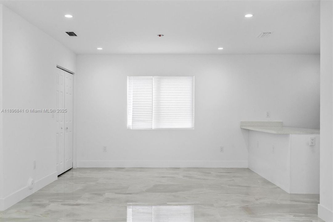 最近租的: $3,500 (3 贝兹, 2 浴室, 1500 平方英尺)