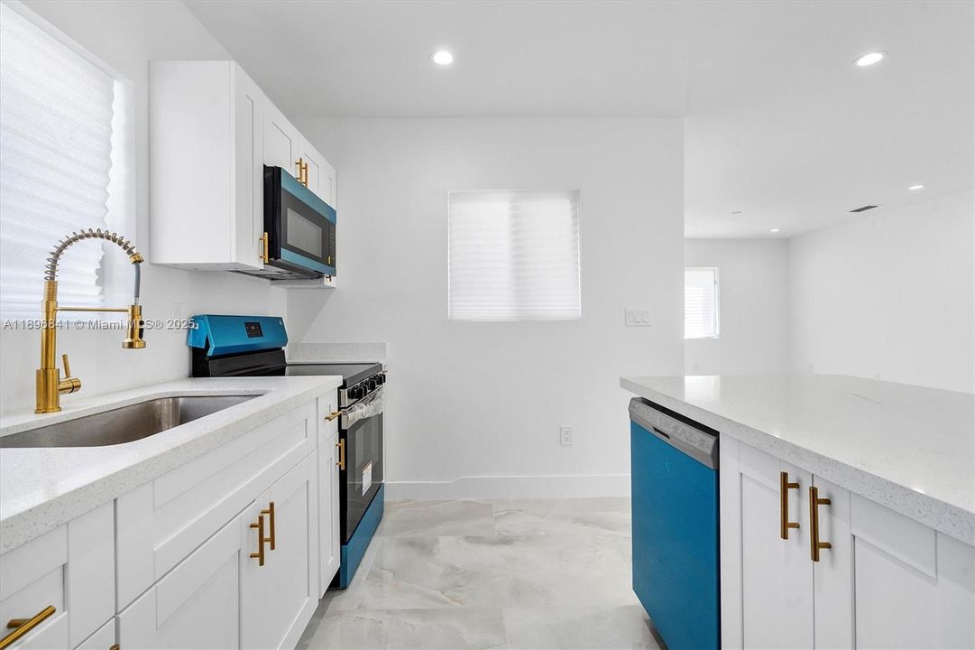 最近租的: $3,500 (3 贝兹, 2 浴室, 1500 平方英尺)