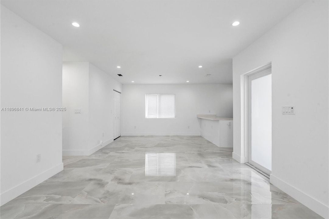 最近租的: $3,500 (3 贝兹, 2 浴室, 1500 平方英尺)