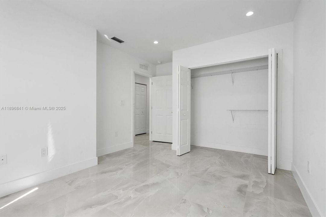 最近租的: $3,500 (3 贝兹, 2 浴室, 1500 平方英尺)