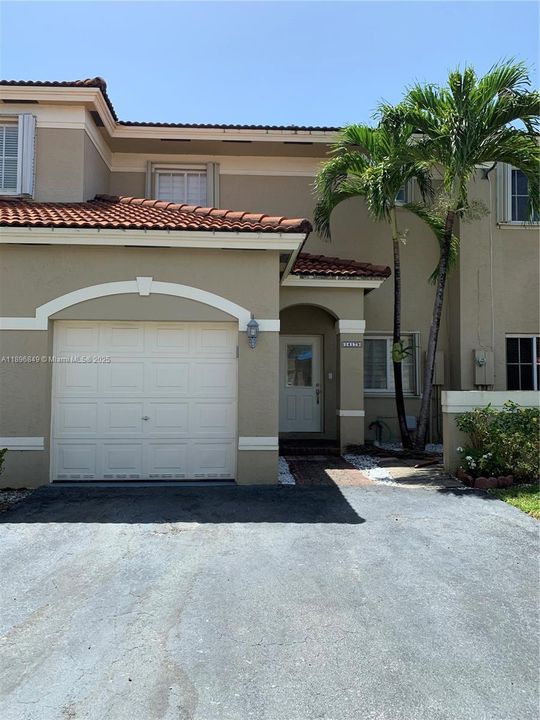 For Rent: $3,500 (3 beds, 2 baths, 1466 Square Feet)