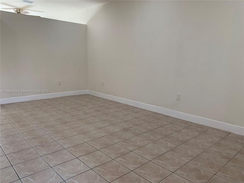 For Rent: $3,500 (3 beds, 2 baths, 1466 Square Feet)