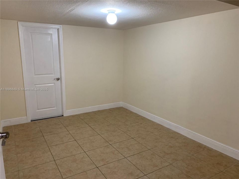 For Rent: $3,500 (3 beds, 2 baths, 1466 Square Feet)