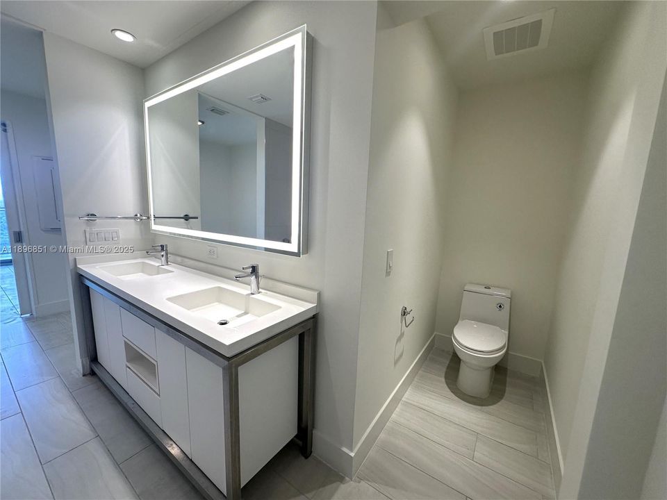 For Rent: $3,990 (3 beds, 3 baths, 1262 Square Feet)