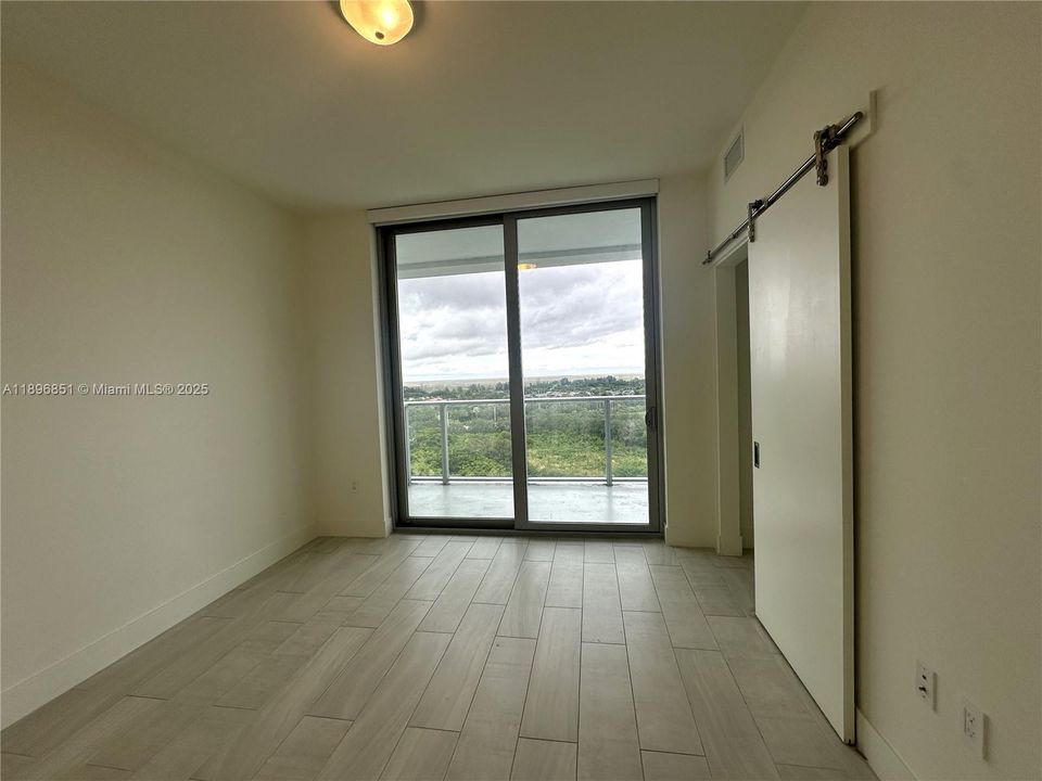 For Rent: $3,990 (3 beds, 3 baths, 1262 Square Feet)