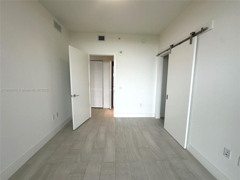 For Rent: $3,990 (3 beds, 3 baths, 1262 Square Feet)