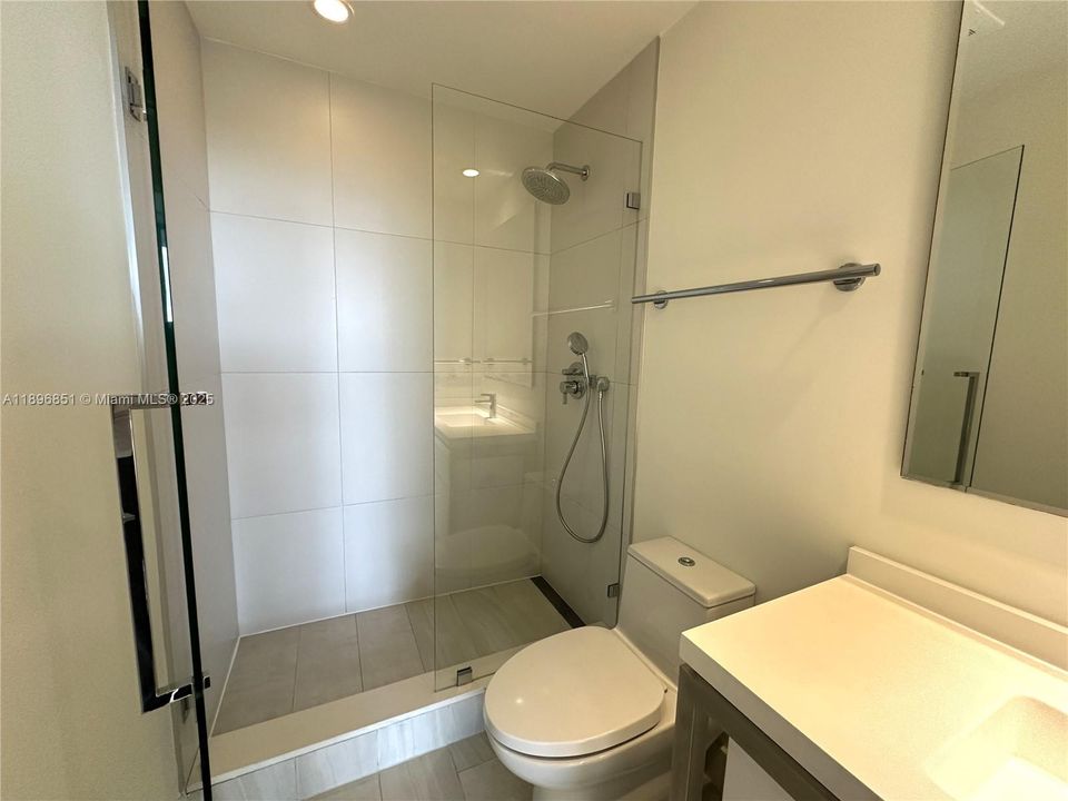 For Rent: $3,990 (3 beds, 3 baths, 1262 Square Feet)