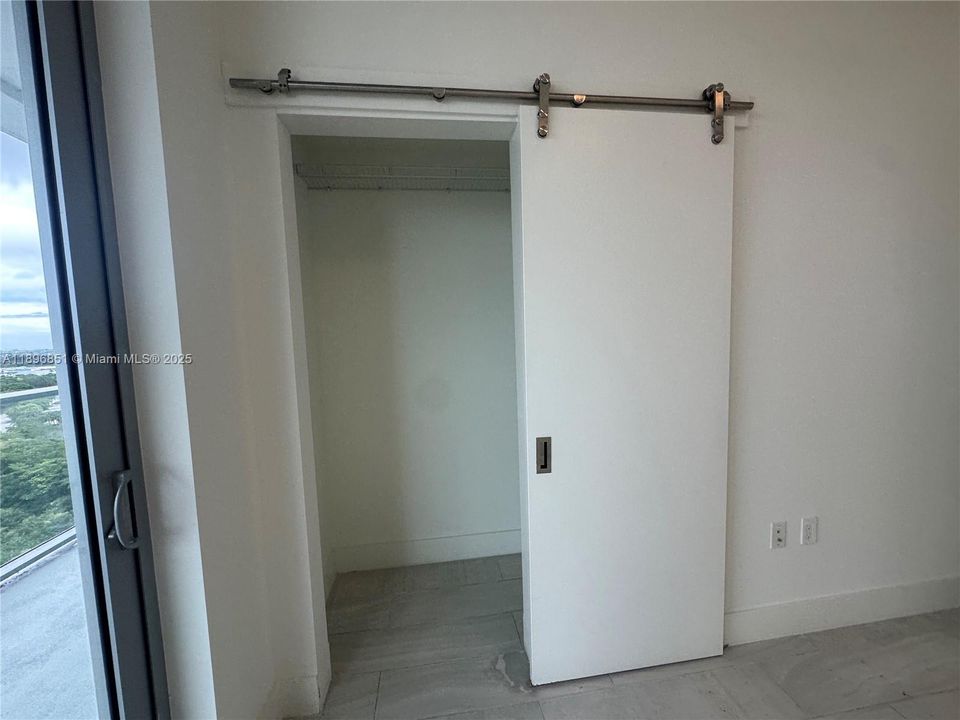 For Rent: $3,990 (3 beds, 3 baths, 1262 Square Feet)