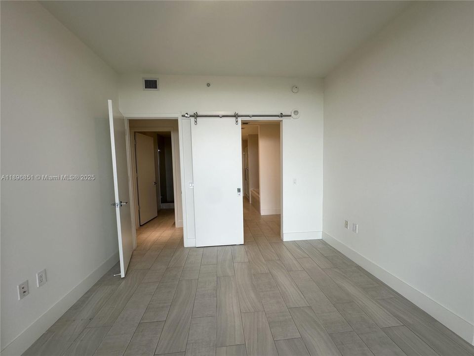 For Rent: $3,990 (3 beds, 3 baths, 1262 Square Feet)