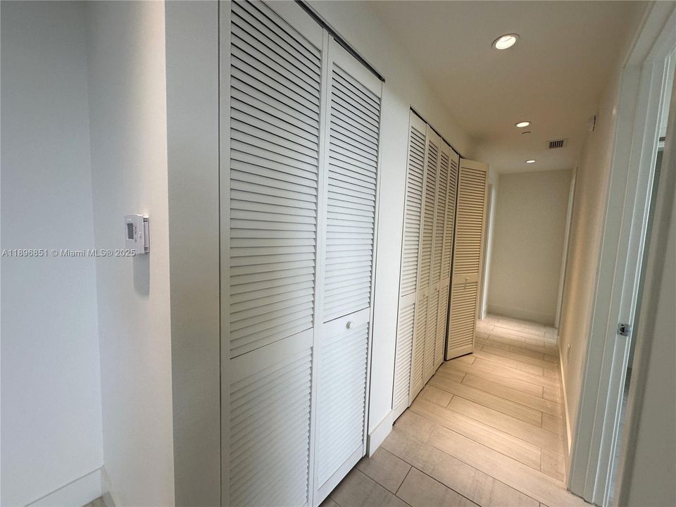 For Rent: $3,990 (3 beds, 3 baths, 1262 Square Feet)