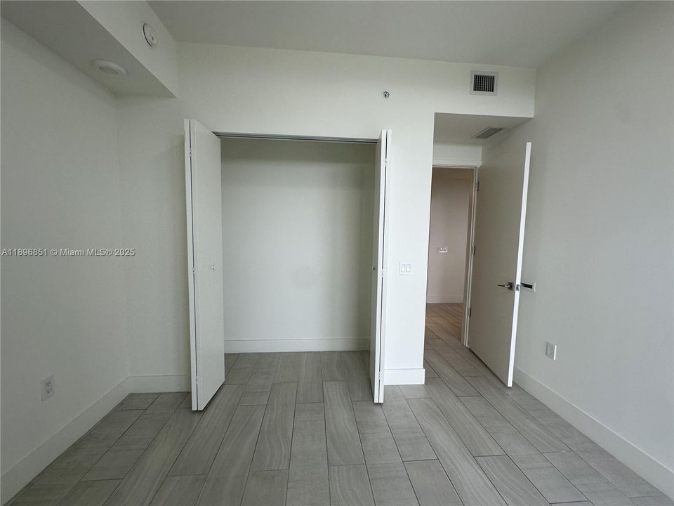 For Rent: $3,990 (3 beds, 3 baths, 1262 Square Feet)