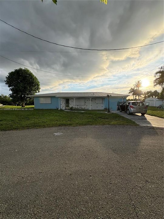 For Rent: $3,000 (3 beds, 3 baths, 0 Square Feet)