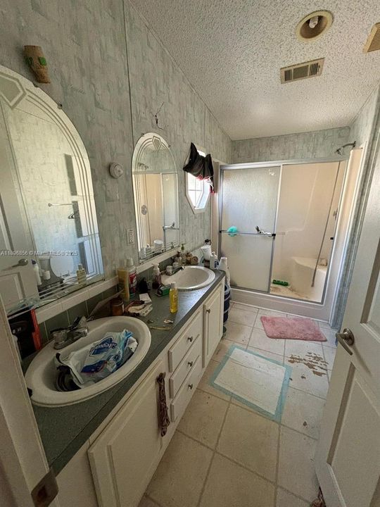 Active With Contract: $147,250 (2 beds, 2 baths, 960 Square Feet)