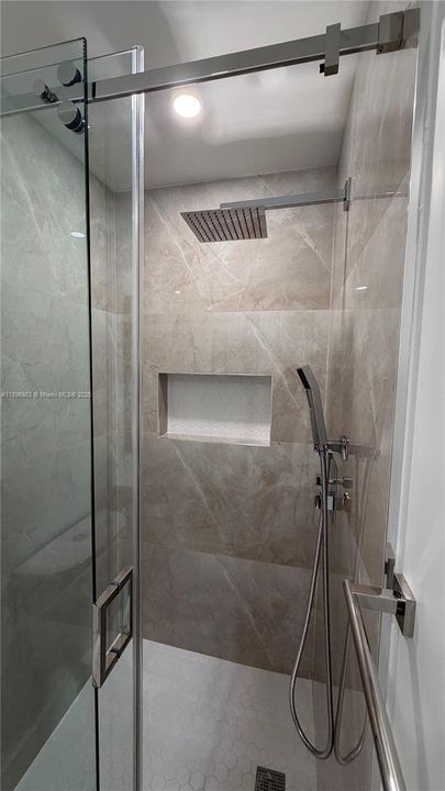 Active With Contract: $1,400 (0 beds, 1 baths, 320 Square Feet)