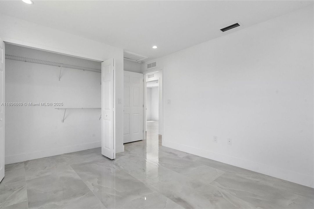 For Rent: $3,200 (3 beds, 2 baths, 1500 Square Feet)