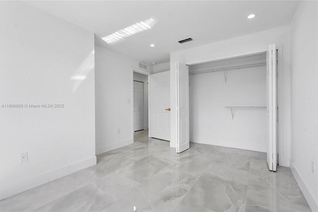 For Rent: $3,200 (3 beds, 2 baths, 1500 Square Feet)