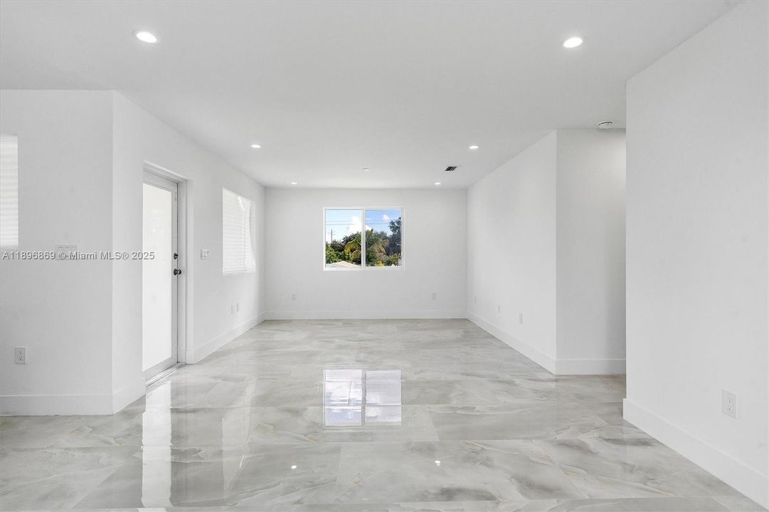 For Rent: $3,200 (3 beds, 2 baths, 1500 Square Feet)