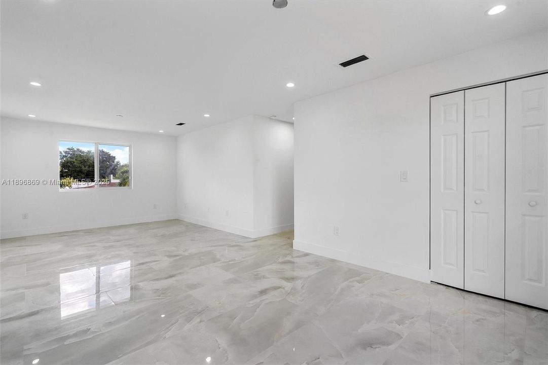 For Rent: $3,200 (3 beds, 2 baths, 1500 Square Feet)