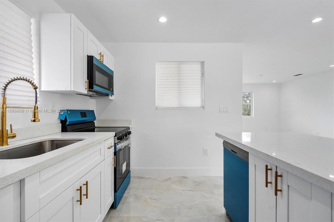 For Rent: $3,200 (3 beds, 2 baths, 1500 Square Feet)