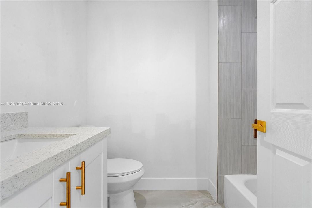 For Rent: $3,200 (3 beds, 2 baths, 1500 Square Feet)