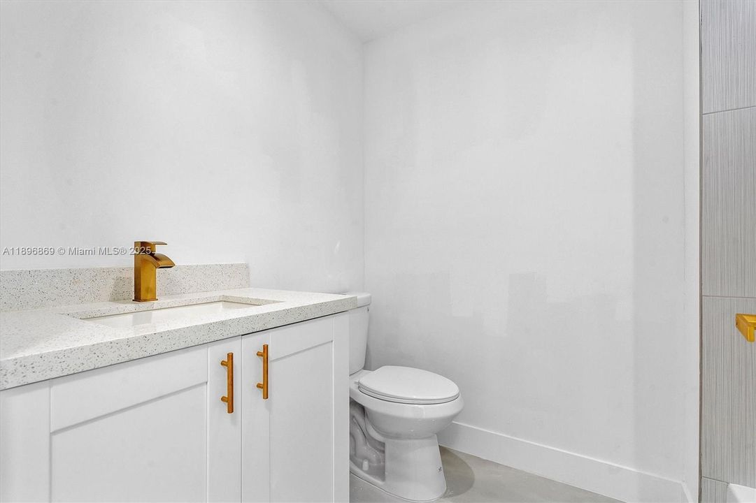 For Rent: $3,200 (3 beds, 2 baths, 1500 Square Feet)