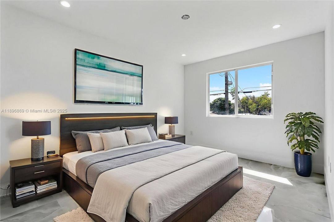 For Rent: $3,200 (3 beds, 2 baths, 1500 Square Feet)