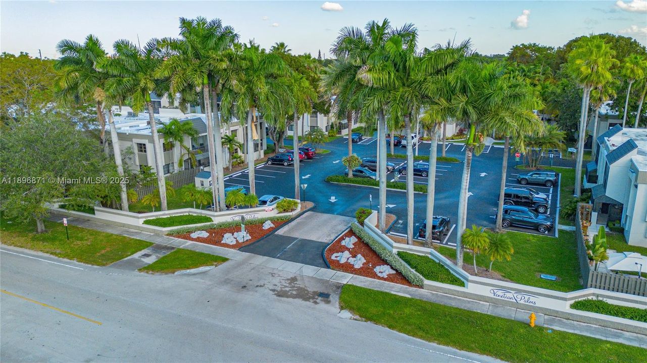 Recently Sold: $299,000 (2 beds, 2 baths, 1133 Square Feet)