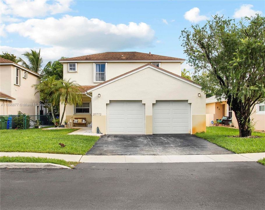 Недавно арендовано: $4,000 (3 спален, 2 ванн, 2057 Квадратных фут)