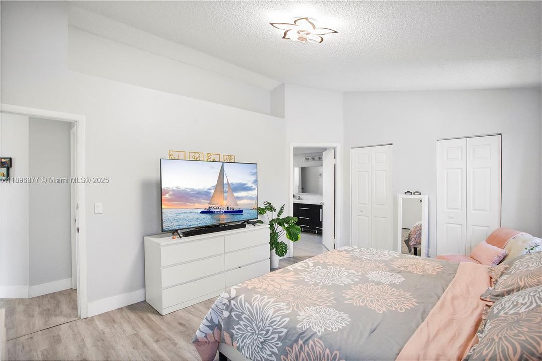 Недавно арендовано: $4,000 (3 спален, 2 ванн, 2057 Квадратных фут)