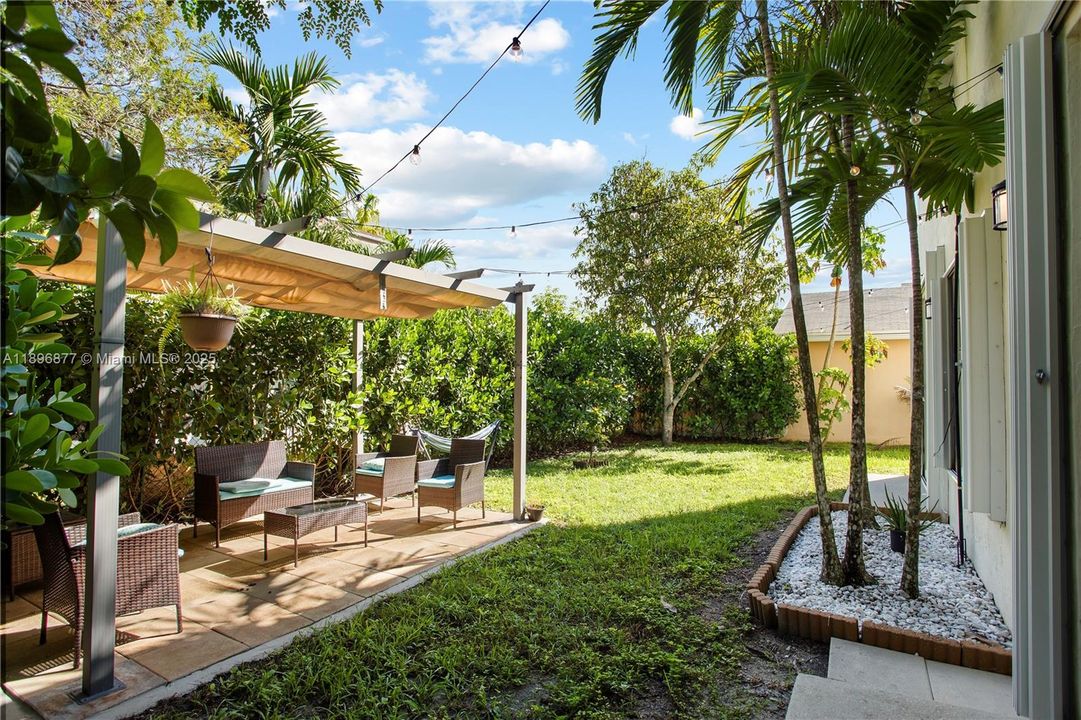 Недавно арендовано: $4,000 (3 спален, 2 ванн, 2057 Квадратных фут)