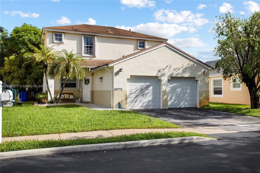 Недавно арендовано: $4,000 (3 спален, 2 ванн, 2057 Квадратных фут)