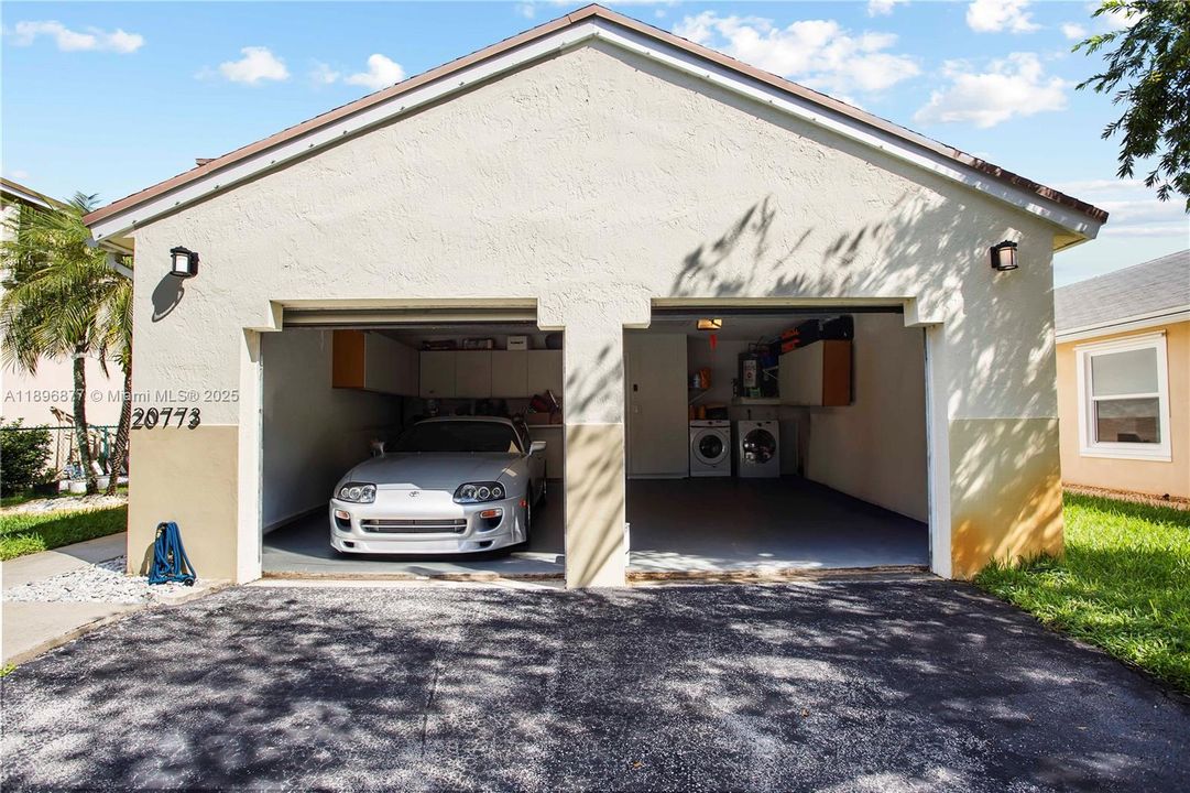 Недавно арендовано: $4,000 (3 спален, 2 ванн, 2057 Квадратных фут)