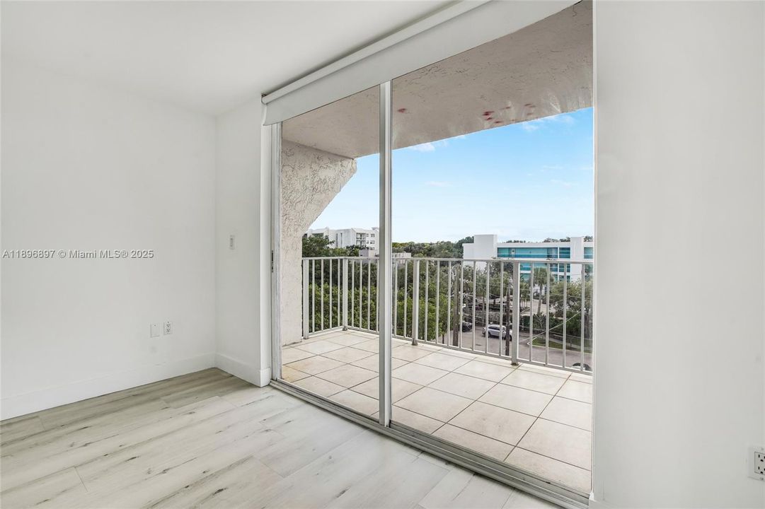 En Venta: $239,000 (0 camas, 1 baños, 571 Pies cuadrados)