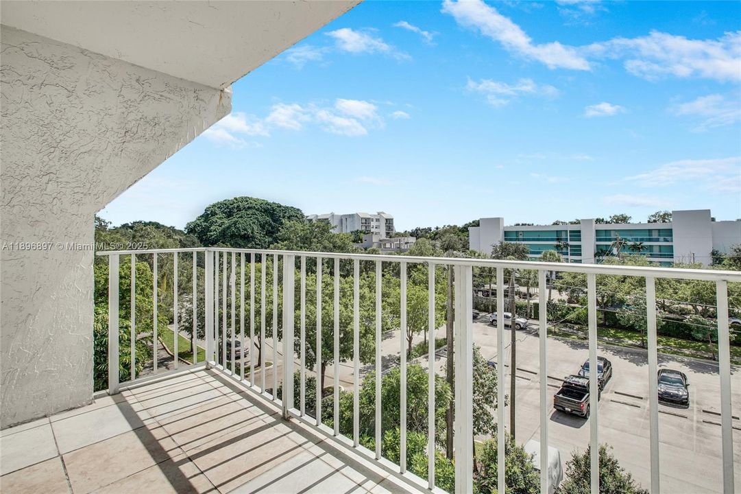 En Venta: $239,000 (0 camas, 1 baños, 571 Pies cuadrados)