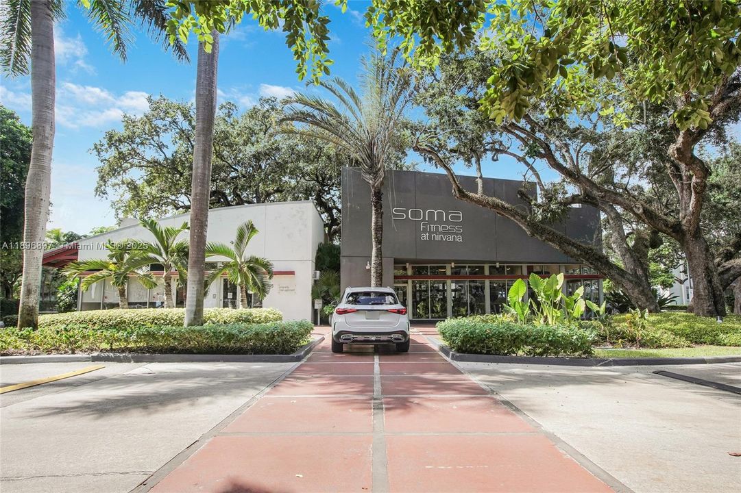 En Venta: $239,000 (0 camas, 1 baños, 571 Pies cuadrados)