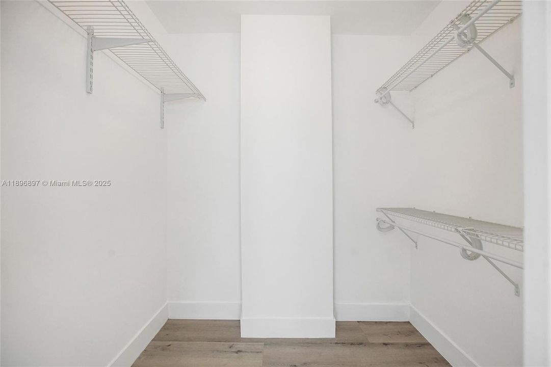 En Venta: $239,000 (0 camas, 1 baños, 571 Pies cuadrados)