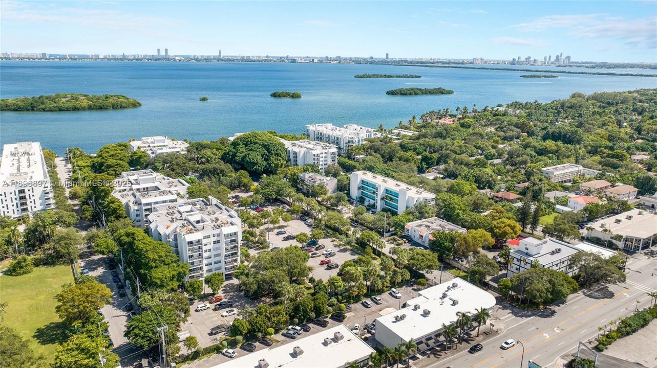 En Venta: $239,000 (0 camas, 1 baños, 571 Pies cuadrados)