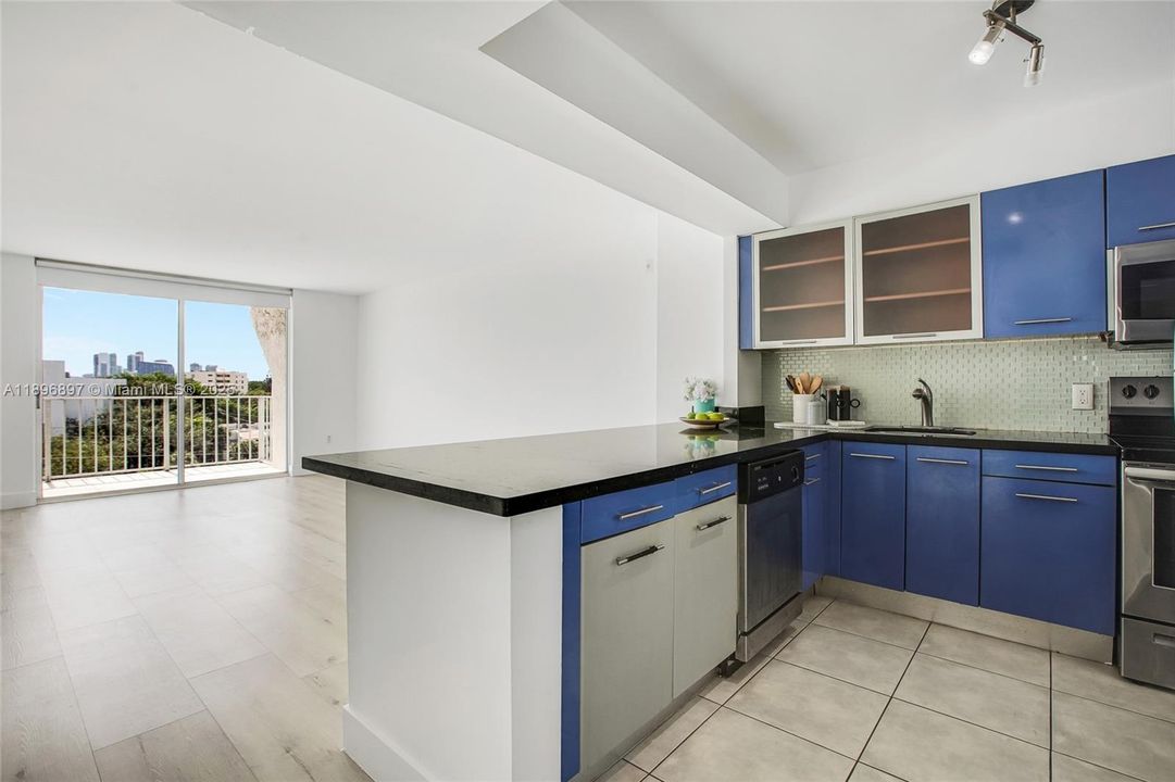 En Venta: $239,000 (0 camas, 1 baños, 571 Pies cuadrados)