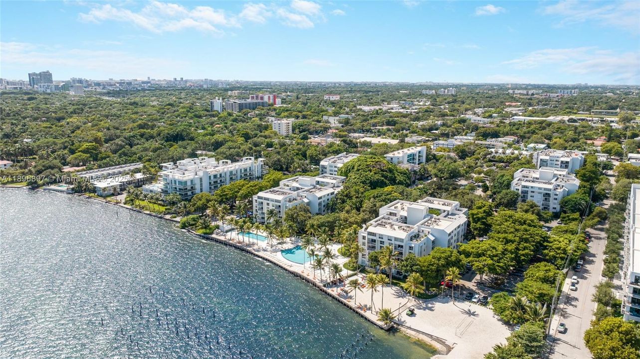 En Venta: $239,000 (0 camas, 1 baños, 571 Pies cuadrados)