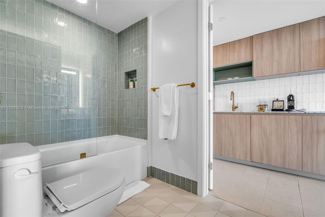 For Sale: $615,000 (1 beds, 1 baths, 540 Square Feet)